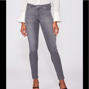 PAIGE skinny Vertugo Petite Jean size 26 color gray